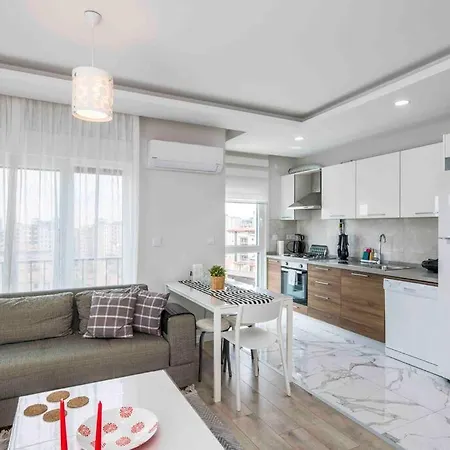 Ultralux 2 Bedroom High Floor In Kadikoy Kozyatagi *