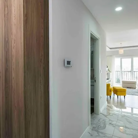 Ultralux 2 Bedroom High Floor In Kadikoy Kozyatagi *