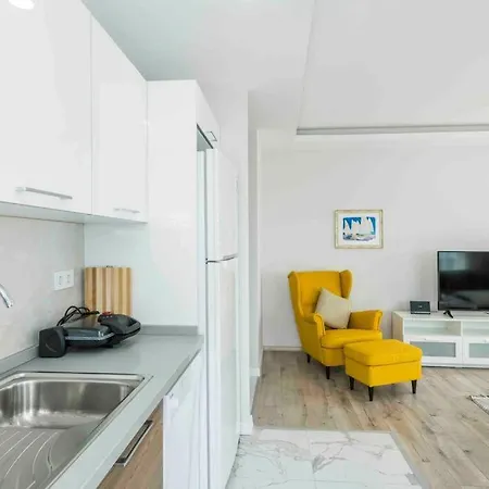 아파트 Ultralux 2 Bedroom High Floor In Kadikoy Kozyatagi *